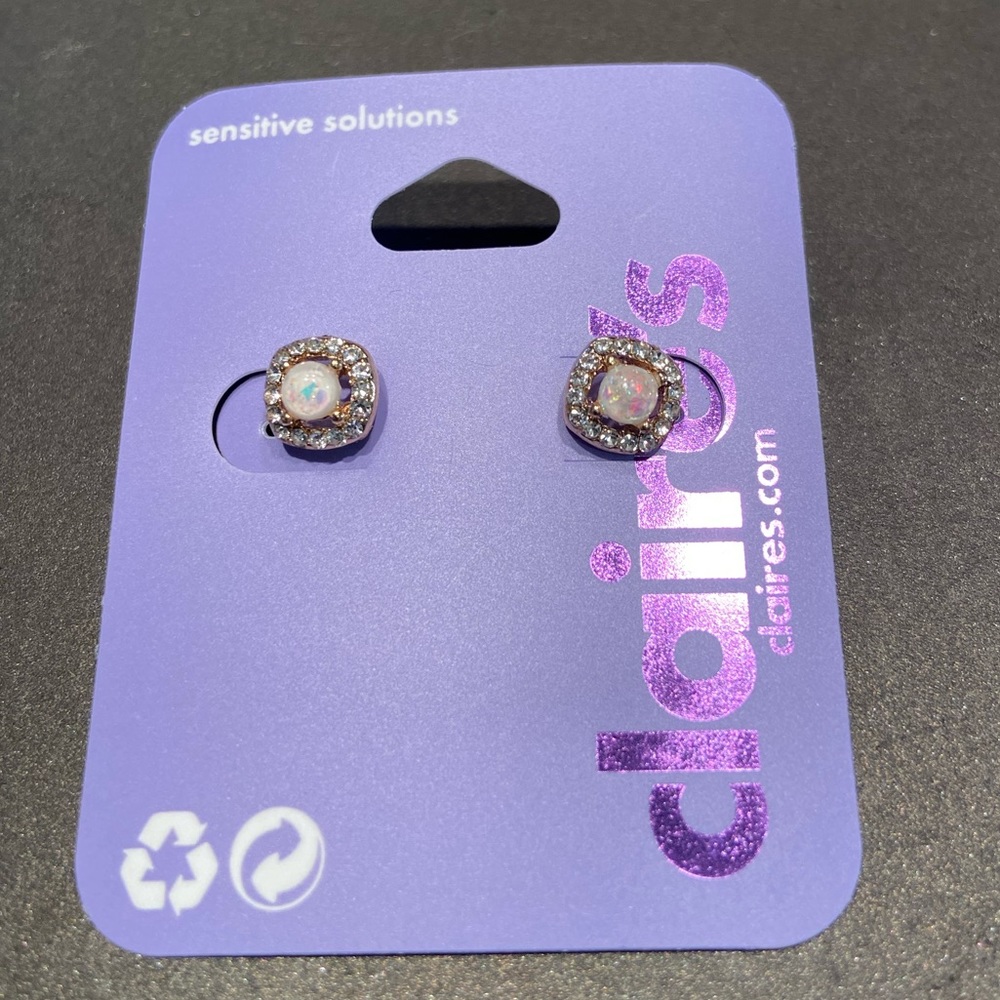 Hypoallergenic Pearl-simulation Claire's earrings.